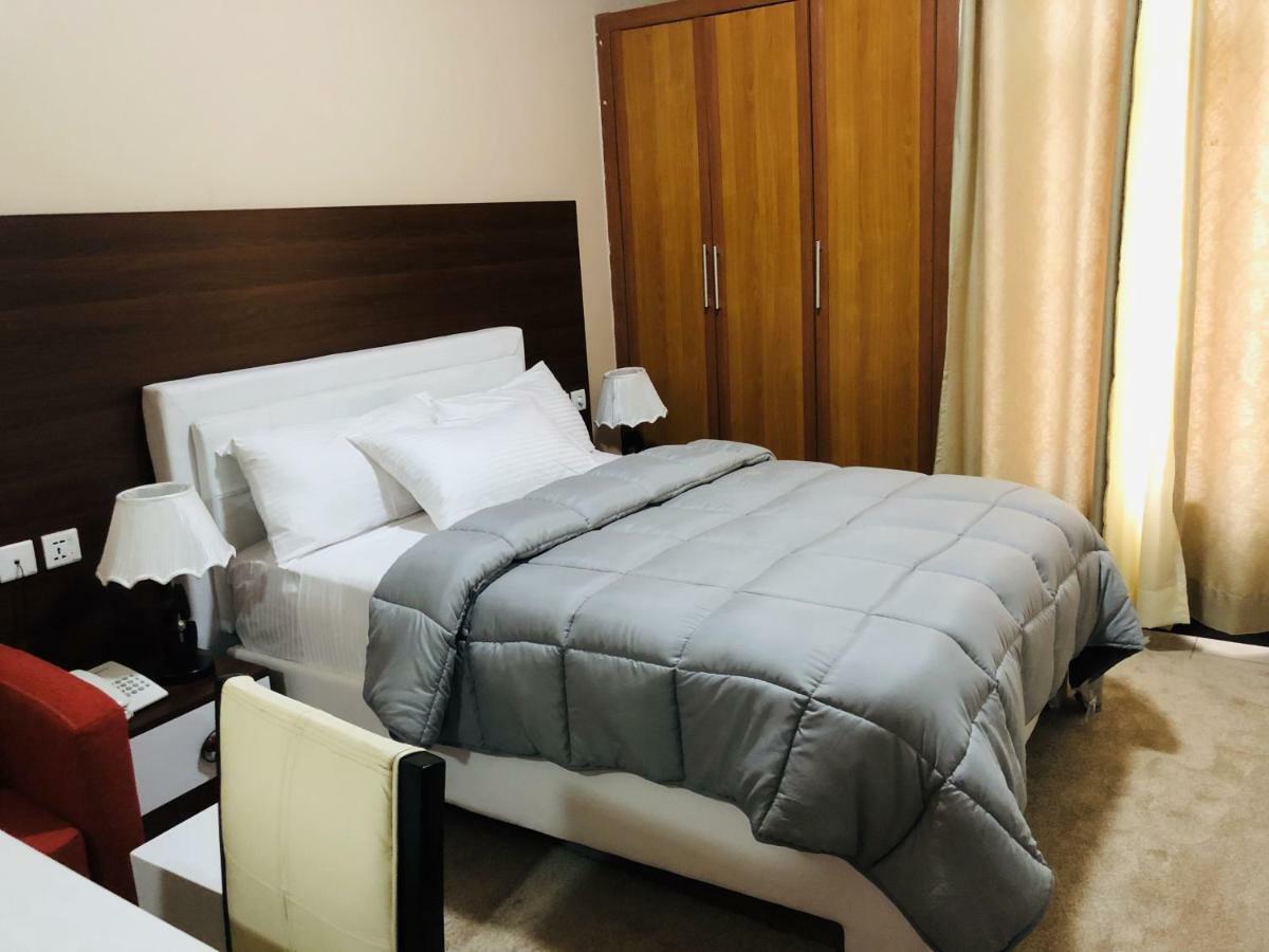 EZRA BOUTIQUE Hotel Kigali Buitenkant foto
